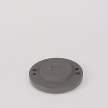 Bearing cover closed. Non-drive end