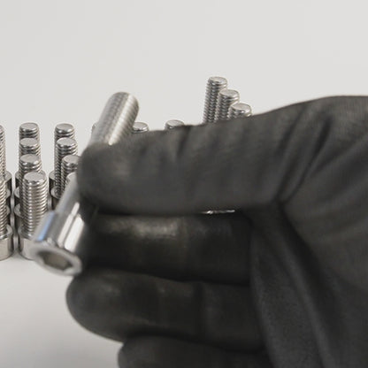 Set of bolts